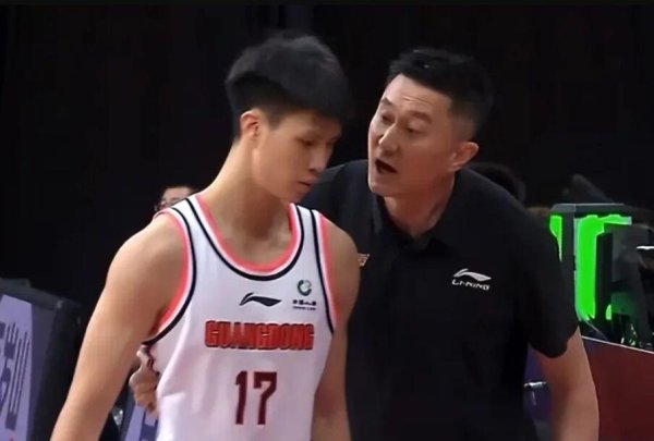 久联优配 官宣！广东男篮冠军后卫加盟山东球队，曾是杜锋爱将却被买断合同